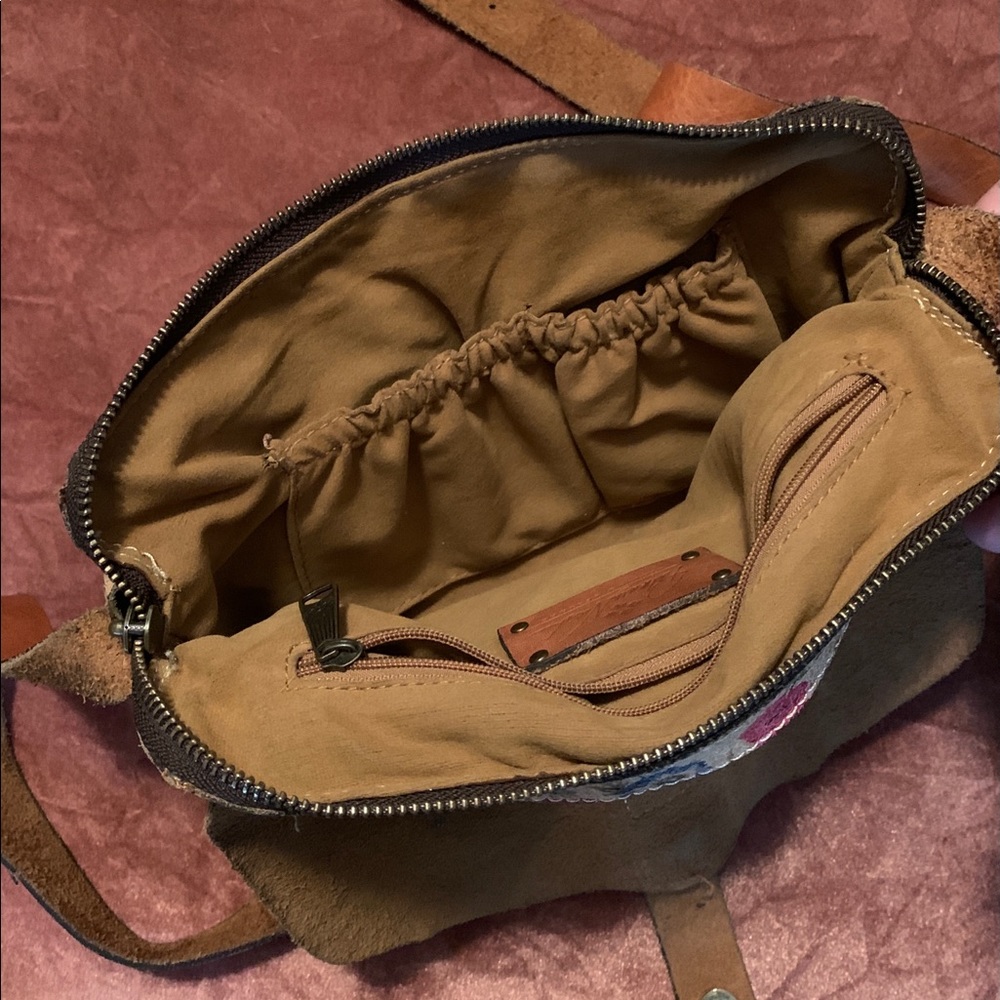 Patricia Nash floral crossbody bag - Picture 5 of 5